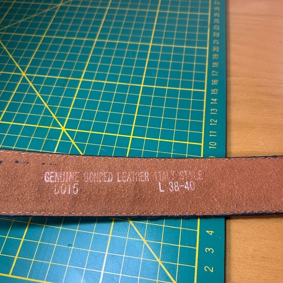 Vintage genuine leather Ostrich style belt - Picture 2 of 8